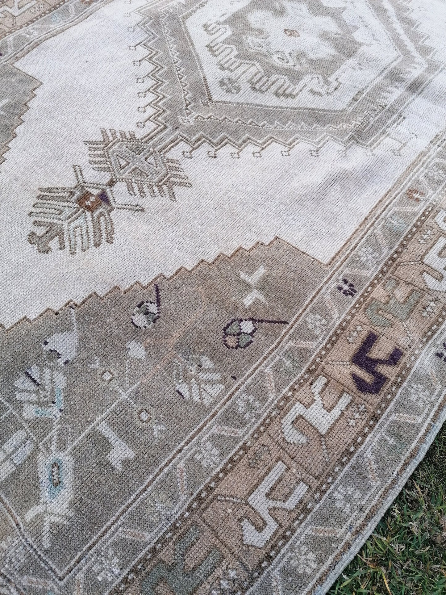 9x4'7 faded vintage turkish rug,oushak vintage kitchen rug,vintage anatolian bohemian rug,unique hand made bohemian