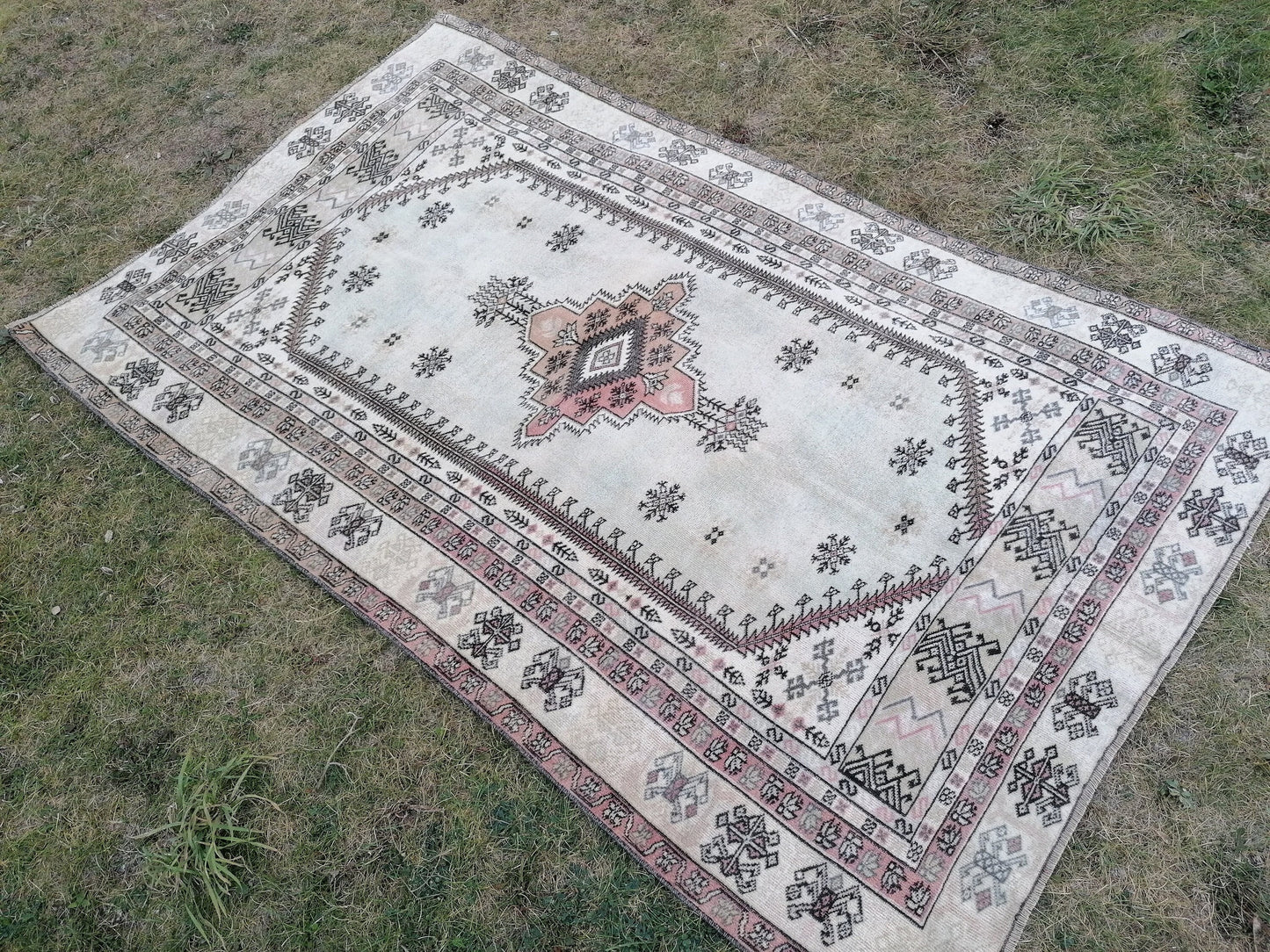 Vintage turkish rug, oushak vintage rug, kitchen rug, wool rug. hand made rug, are rug, 4'5x7'2 feet