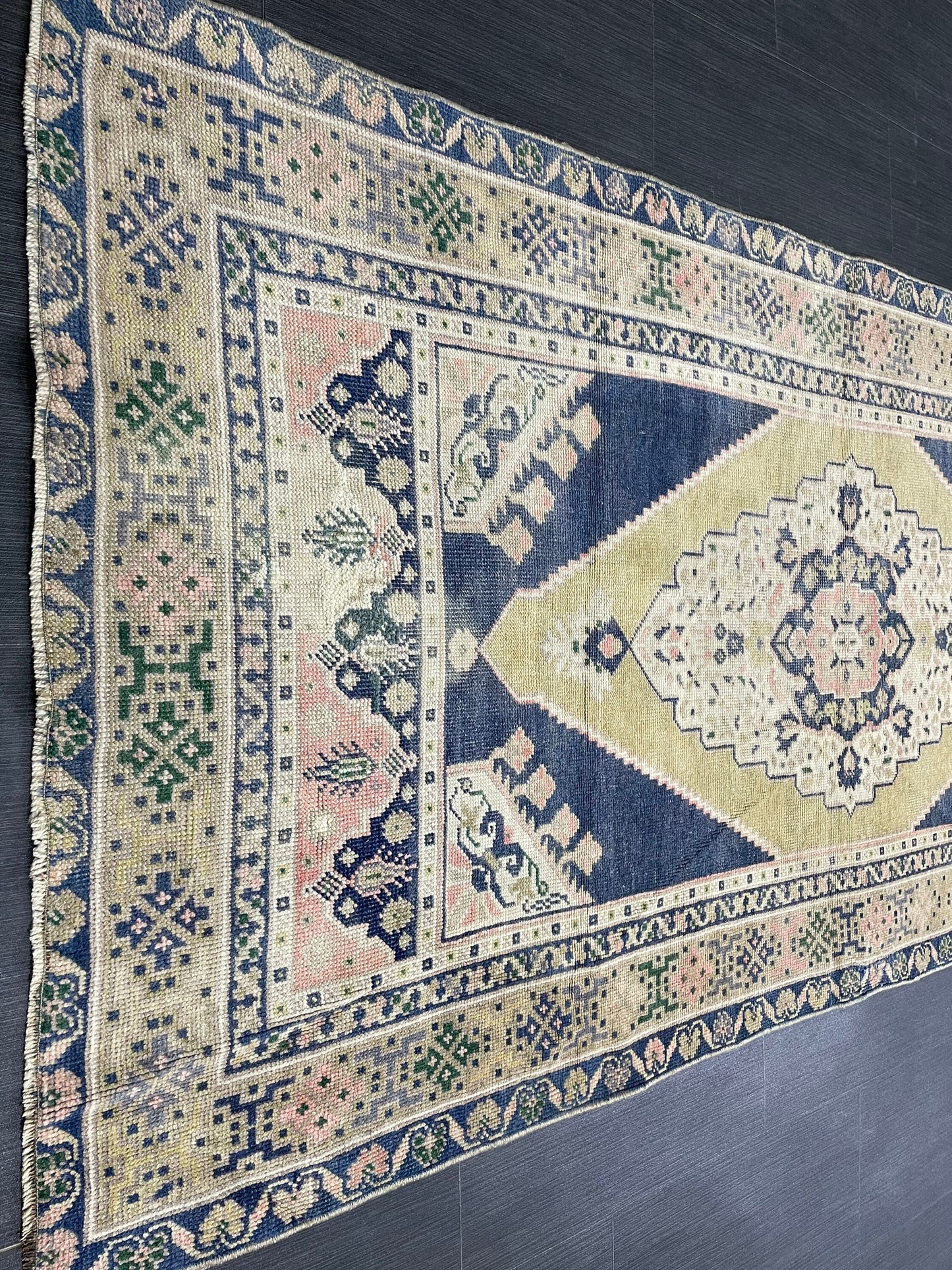 OUSHAK RUG TURKISH Vintage 3.5 x 7 Rug Vintage Oriental Rug Vintage Rug Wool Hand Knotted Rug Hand Made Rugs Vintage Turkish Rug