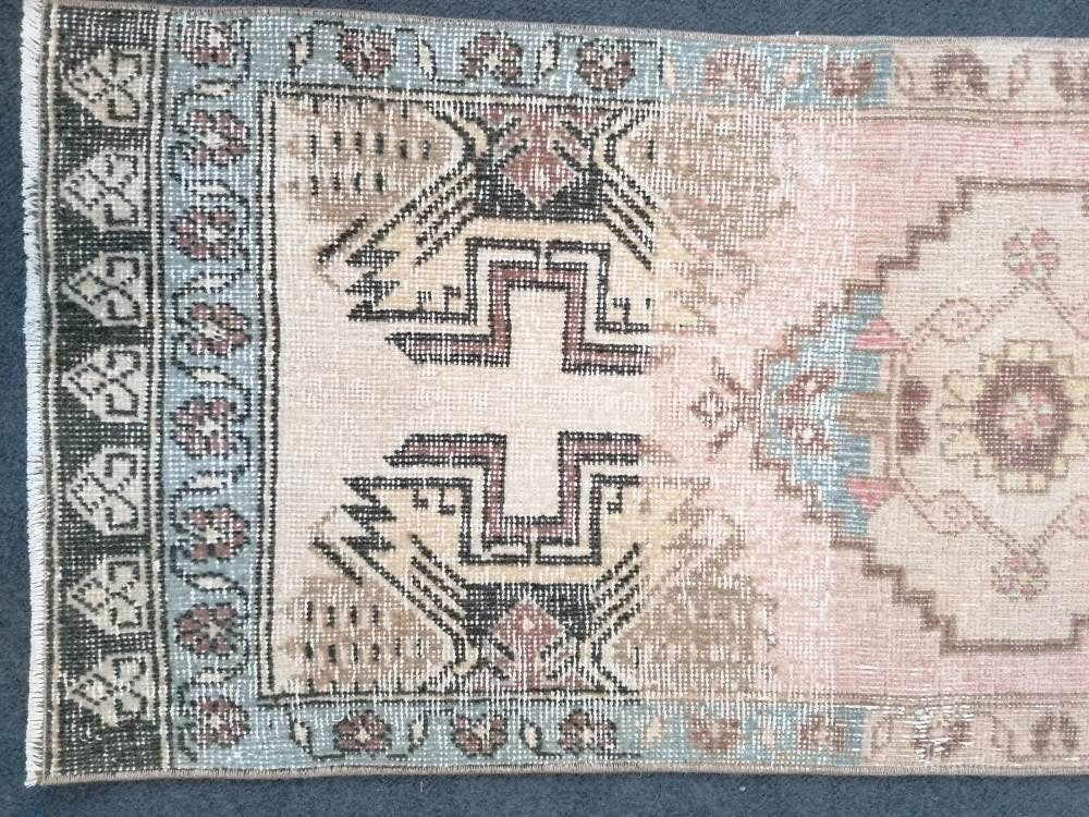 Turkısh small rug, anatolian  vıntage rug, entery hand made rug, wool rug 1'9x3'9 feet