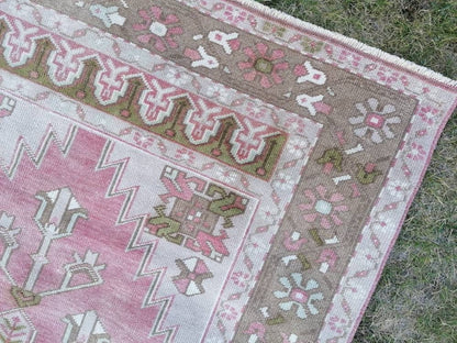 Vintage wool rug, turkısh hand made rug, oushak rug, living room rug 4x7'7