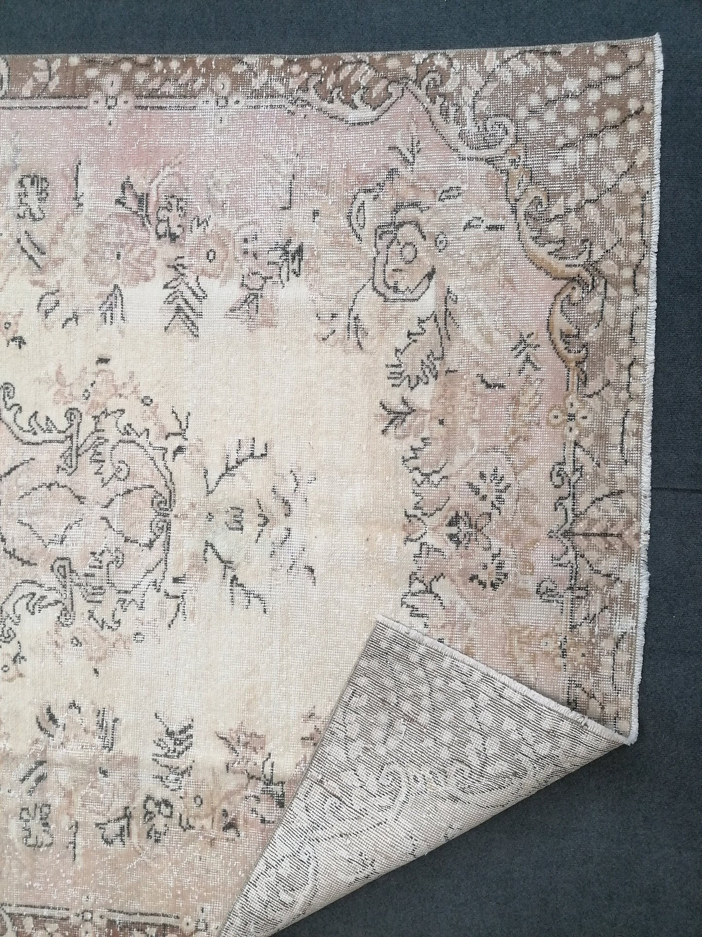 Large turkısh rug 9x5'5 faded vıntage rug, oushak vıntage turkısh rug, anatolian hand made rug,wool rug