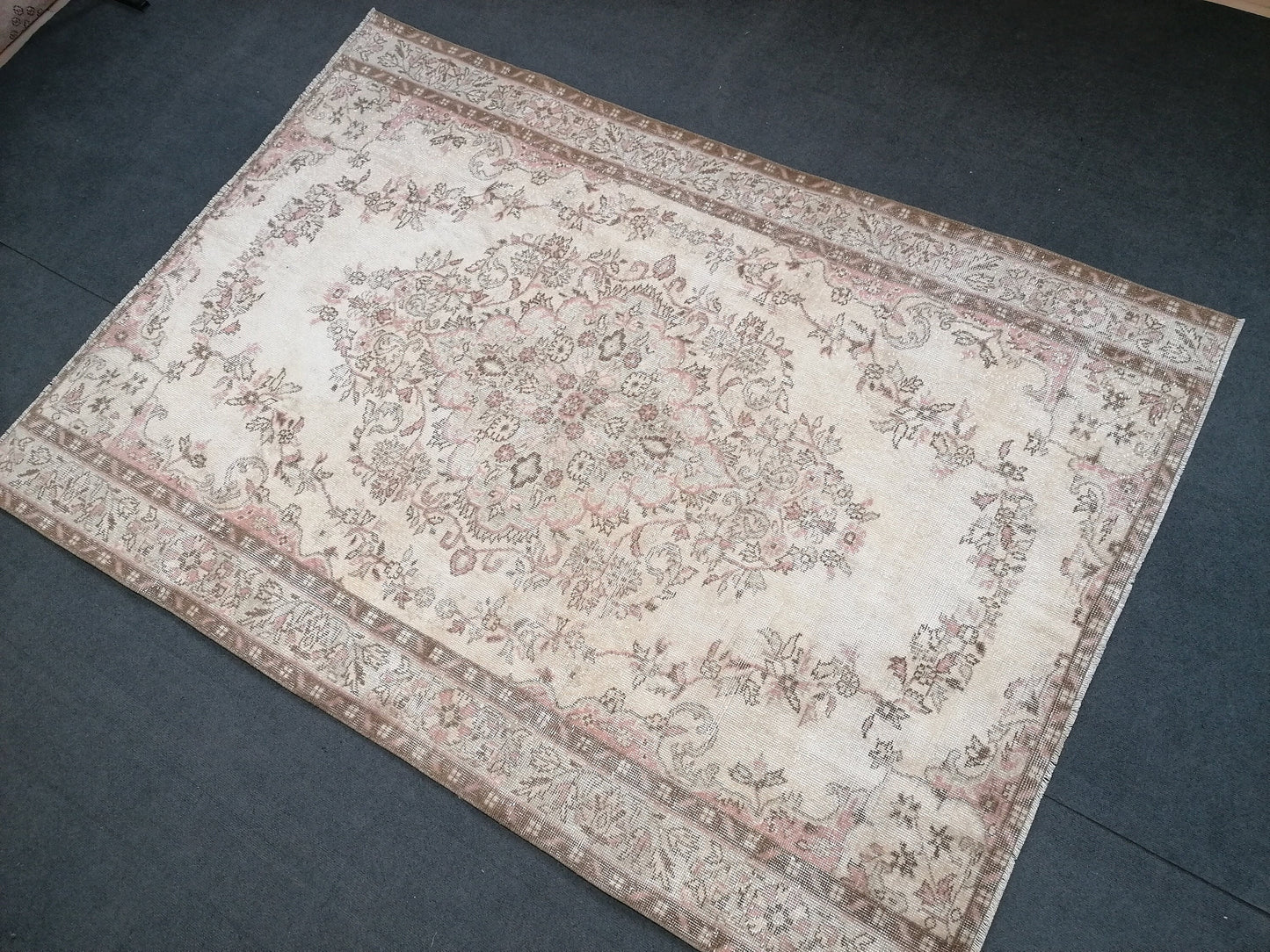 Oushak vintage rug  5'6x7'9 wool rug hand made rug