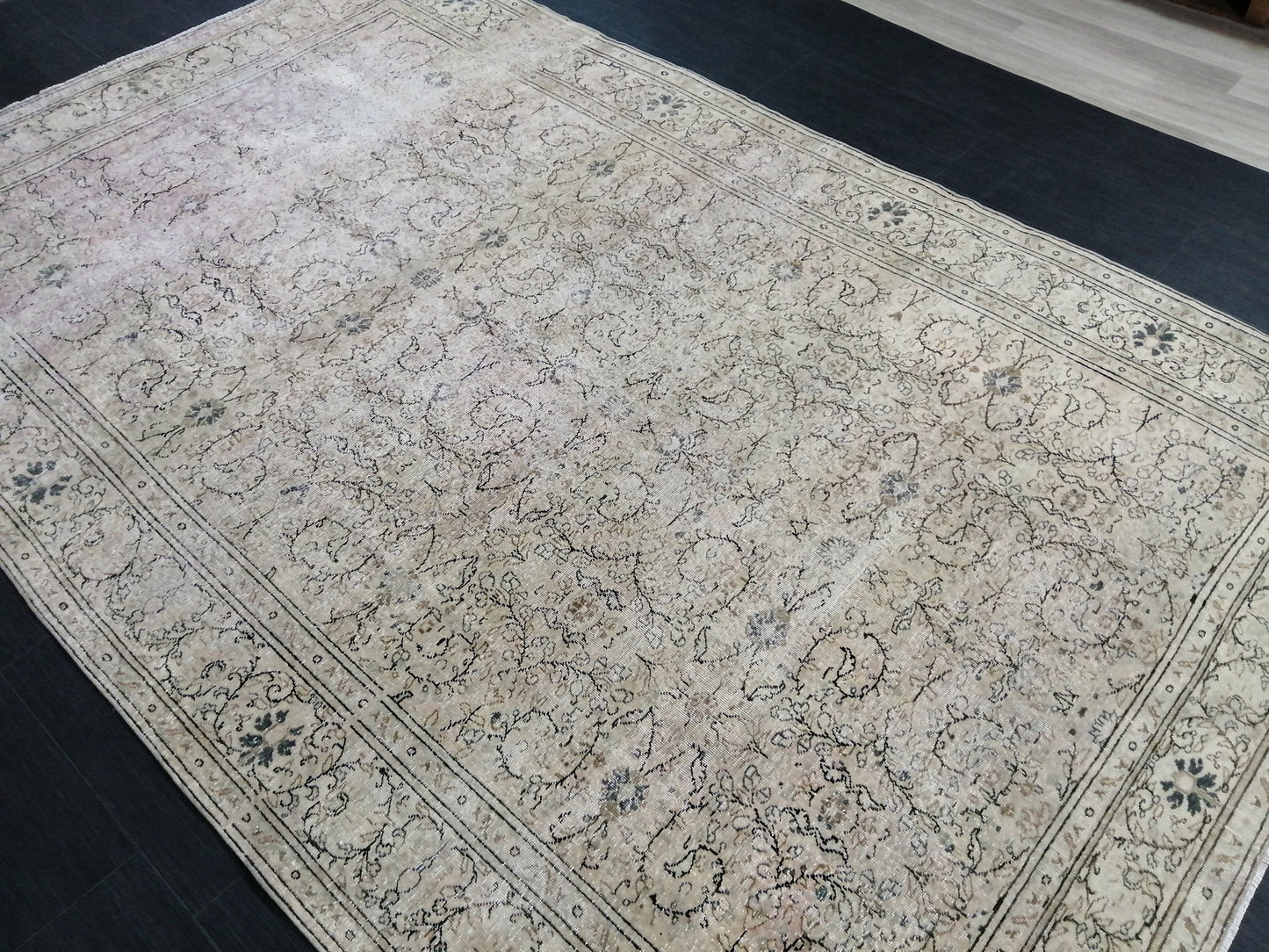 Muted Distressed Vintage Rug 9.2 x 6 Turkish  Rug, Muted Rug Oushak Rug Floral Rug Oriental Rug Antique Rug