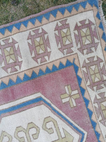 Turkish wool rug, vintage hand made rug, oushak pink rug 4'4x6'3 living room rug, area rug