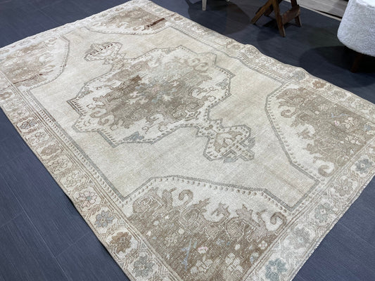 Antique Rug, Vintage 4.4 x 6.7 Rug, Turkish Wool Rug, Oushak Rug, Fine Hand Knotted Rug, Persian Rug, Handmade Rug