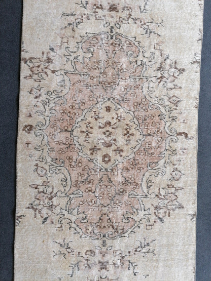 3x9'9 runner rug, vintage runner rug , vintage oushak rug, oushak runner, turkish runner rug, kitchen runner rug, bohemian rug