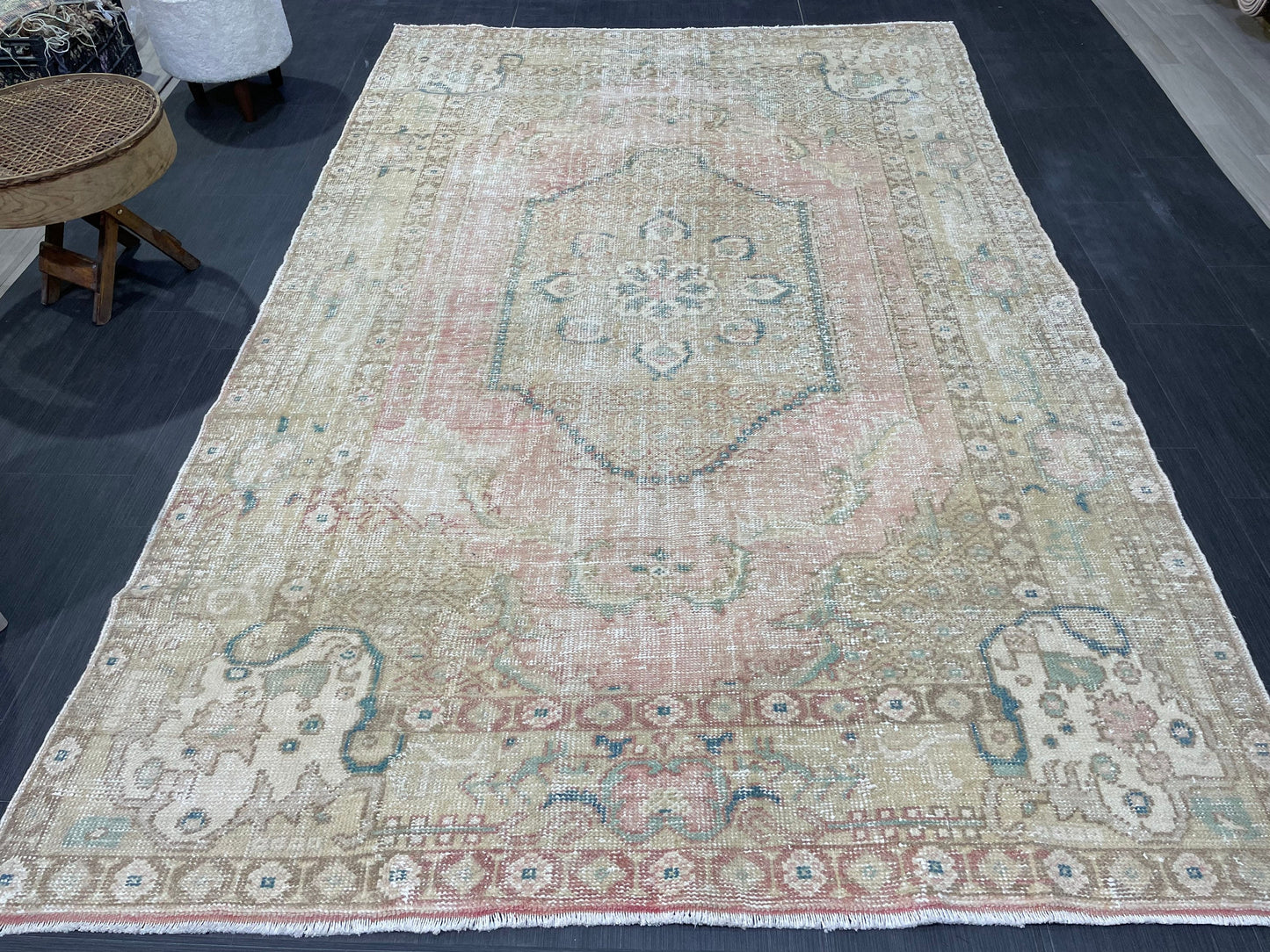 Antique Distressed Rug, TURKISH 6x 9.3 Rug, Hand Knotted Rug, Light Pink Vintage Rug, Wool Oushak Rug Handmade Rug,