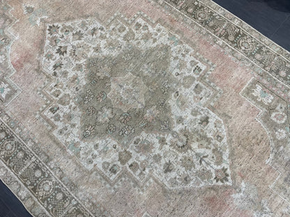 Vintage Rug, Handmade 6 x 11.2 Rug, Muted Oushak Rug Rustic Persian Rug, Turkish Rug, Hand Knotted Wool rug, Vintage Oriental Rug