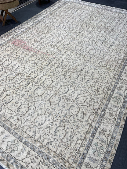 Vintage Rug, Turkish 6.8 x 10.6 Rug, Muted Livingroom Rug, Kitchen Rug, Handmade Wool Rug, Hand Knotted Rug, Oushak Rug