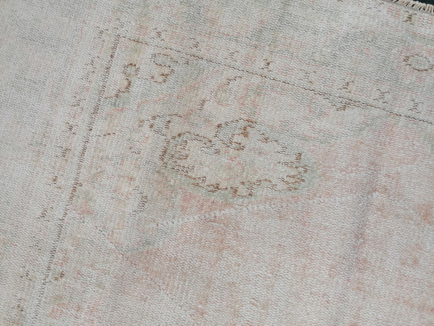 Distressed vintage rug 5'8x9 muted hand made rug, faded antique rug, rustic rug, floral rug turkish rug farmhouse rug,vintage rug, wool rug