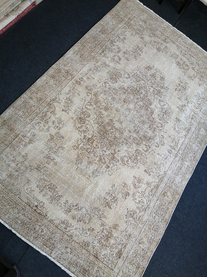 5.4 x 8.9 Faded Turkish Rug, Muted Oushak Rugs, Beige Wool Oriental Rug handmade Rugs, Vintage Rug, Hand Made Rug