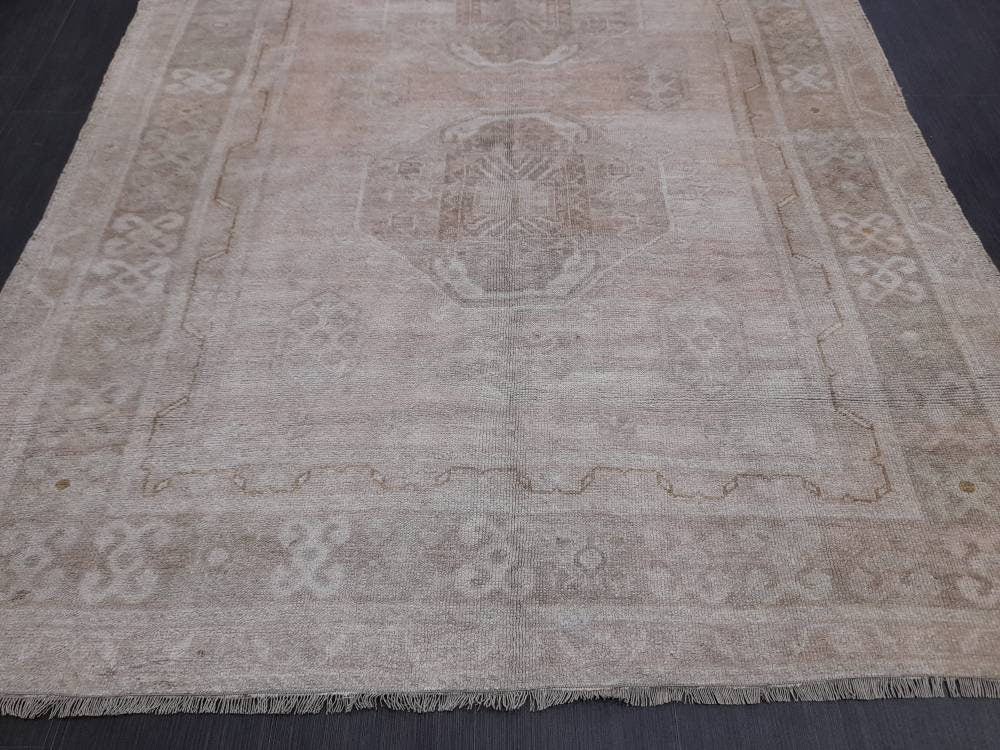 Muted Vintage Oriental RUG Persian Rug Muted Vintage Rug Vintage 5.8 x 10.5 Rug Neutral Oushak Rug Hand Made Rugs Vintage 6x10 Turkish Rug