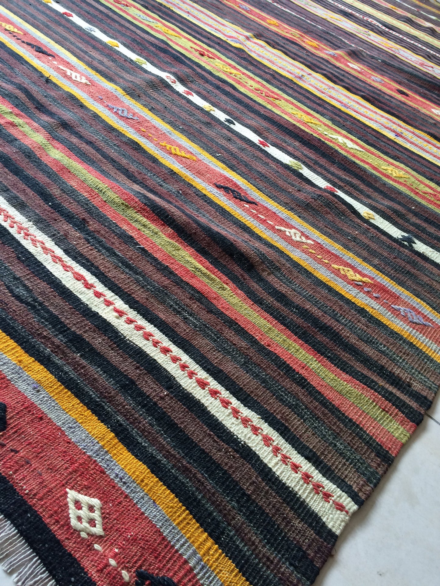 Vintage rug , Flat woven Kilim Rug With Embroidery Rug, Oriental Carpet, Vintage Kilim Rug Wool Carpet Rug, Flat Pile Rug