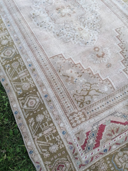Oushak turkish rug, vintage turkish rug,oushak vintage rug,vintage rug,kitchen rug, vintage anatolian rug,unique hand made bohemian 8'4x4'9