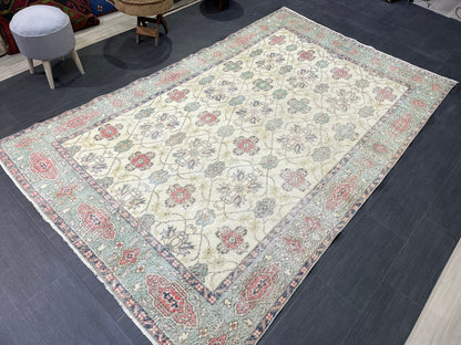 Vintage Rugs, Eclectic 5.8 x 9.4 Rug, Shabbychic Rug, Rustic Rug, Handmade Rug, Vintage Turkish Rug, Farmhouse Rug, Distressed Persian Rug