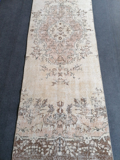 3x9'9 runner rug, vintage runner rug , vintage oushak rug, oushak runner, turkish runner rug, kitchen runner rug, bohemian rug