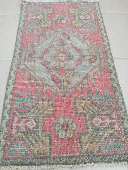 Vintage turkish rug, small oushak vintage rug, vintage rug,kitchen rug, vintage anatolian rug 2'10x1'6 feet