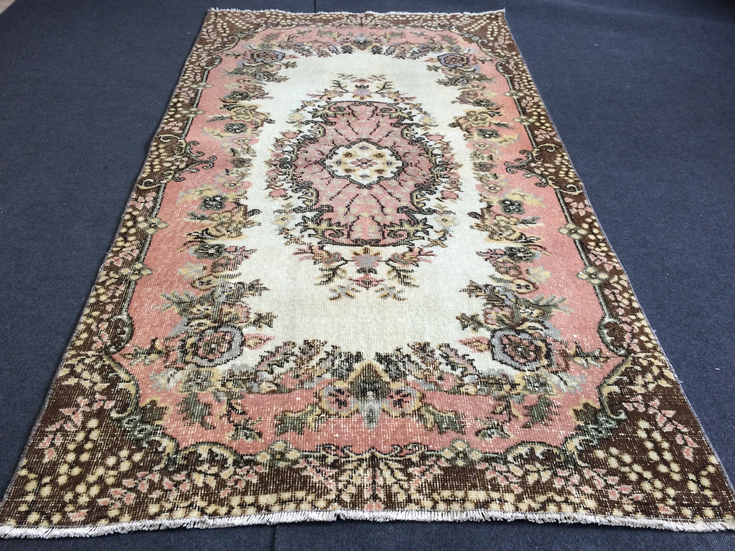 Vintage Pink Rug,4x7  Turkish Rugs Bohemian Rug, Wool Oushak Rug, Pink Oushak Rug,Hand woven Rug,Weaving Rug