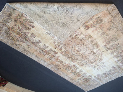 9 x 5.6 muted Rug, Faded Rug,Vintage Big Area Rug,Antique Rug,Oushak antique Rug,Hand woven Rug, 6 by 9 Muted Rug,Ethnic Rug,Kitchen Rug