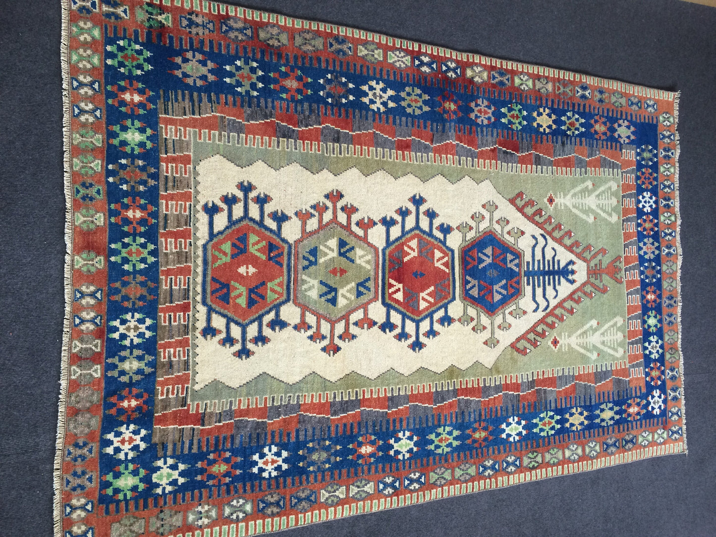 Persian Rug, Vintage  Rug, Oushak  Rug, Turkish Rugs,Turkish Wool rug 6.4 x 4.2 ft