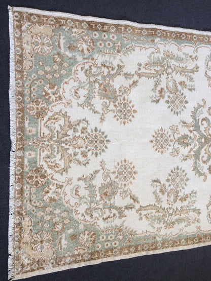 Persian Rug, Hand Made Rug, Oushak Rug,  Turkish Rug, Farmhouse Rug, Vintage Rug, Wool rug