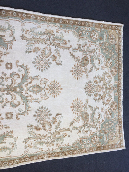 Persian Rug, Hand Made Rug, Oushak Rug,  Turkish Rug, Farmhouse Rug, Vintage Rug, Wool rug