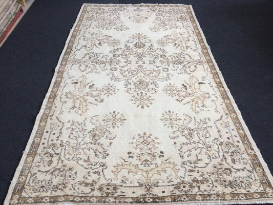 4x7 Turkish Rug Vintage Rug Pastel colors Oushak Rug Hand Made Oushak Rug Distressed Color Rug Earth Tones Rug Low Wool Pile Rug Rustic