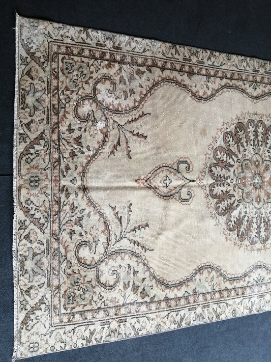 5.5 x 9.8 OUSHAK RUG TURKISH Large Oriental Rug Vintage Wool Rug Hand Made Rug Vintage Turkish Rug