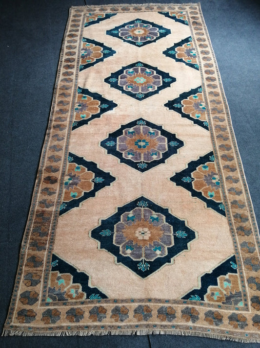 Blue OUSHAK RUG TURKISH Runner Rug Vintage 4.4 x 9.4 Runner Rug Vintage Runner Rug Wool Oushak Rug Hand Made Rugs Vintage Turkish Runner Rug