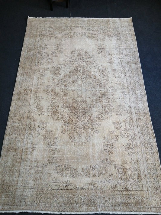 5.4 x 8.9 Faded Turkish Rug, Muted Oushak Rugs, Beige Wool Oriental Rug handmade Rugs, Vintage Rug, Hand Made Rug
