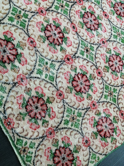 Green Floral Rug 5.3 x 8.5 Handmade Rug, Oushak Rug, Rustic Rug, Boho Rug, Rug Runner, Turkish Rug, Farmhouse Rug, Vintage Rug, Wool rug