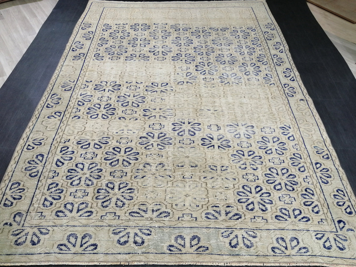 Blue Floral Rug Distressed Vintage Rug Muted 6.8 x 9.4 Vintage Rug Wool Oushak Rug Hand Made Area Rugs Vintage Turkish Rug