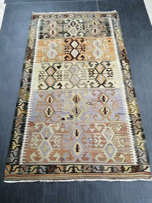 5.7 x 9.8 Rug Vintage Kilim Handmade Rug, Flatwoven Oushak Rug, Rustic Rug, Flat Weave Rug, Turkish Rug, Farmhouse Rug, Vintage Wool rug