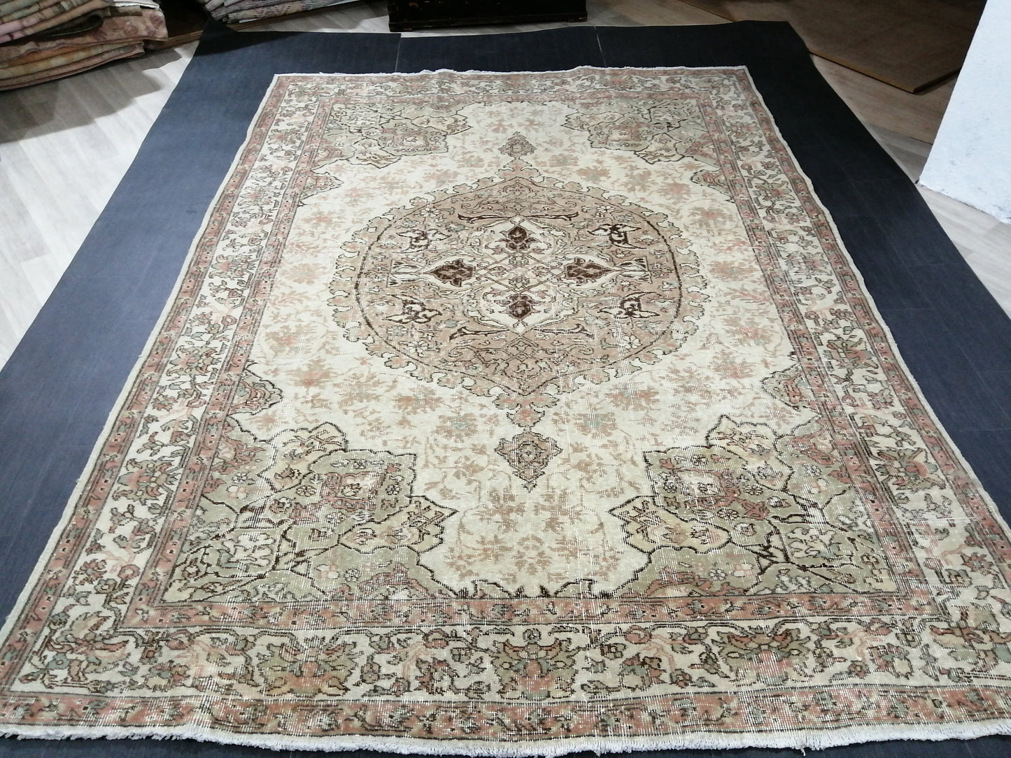 Muted Vintage Rug 6.9 x 9.8 Oushak Rug Vintage Wool Oushak Rug Hand Made Rugs Vintage Turkish Rug