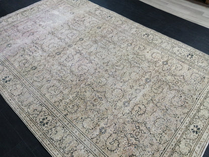 Muted Distressed Vintage Rug 9.2 x 6 Turkish  Rug, Muted Rug Oushak Rug Floral Rug Oriental Rug Antique Rug