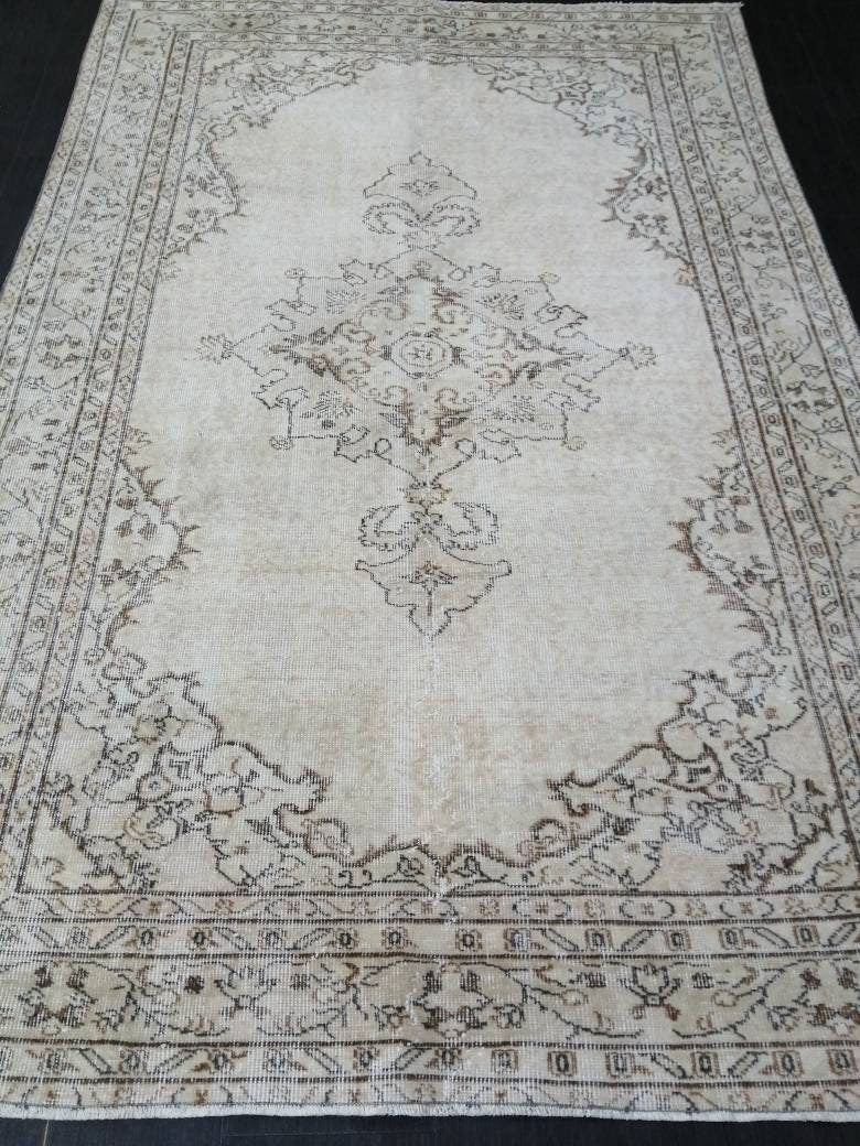 Neutral Vintage Turkish Rug 5.5 x 8.4 Neutral Vintage Persian Rug Muted Vintage Rug Wool Oushak Rug Hand Made Rugs Vintage Turkish