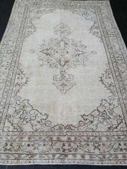 Neutral Vintage Turkish Rug 5.5 x 8.4 Neutral Vintage Persian Rug Muted Vintage Rug Wool Oushak Rug Hand Made Rugs Vintage Turkish