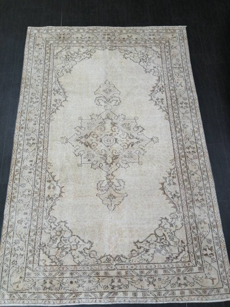 Neutral Vintage Turkish Rug 5.5 x 8.4 Neutral Vintage Persian Rug Muted Vintage Rug Wool Oushak Rug Hand Made Rugs Vintage Turkish