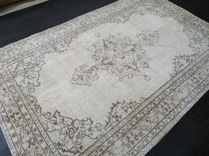 Neutral Vintage Turkish Rug 5.5 x 8.4 Neutral Vintage Persian Rug Muted Vintage Rug Wool Oushak Rug Hand Made Rugs Vintage Turkish