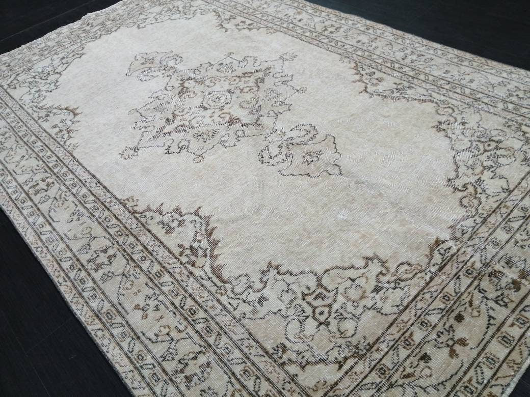 Neutral Vintage Turkish Rug 5.5 x 8.4 Neutral Vintage Persian Rug Muted Vintage Rug Wool Oushak Rug Hand Made Rugs Vintage Turkish