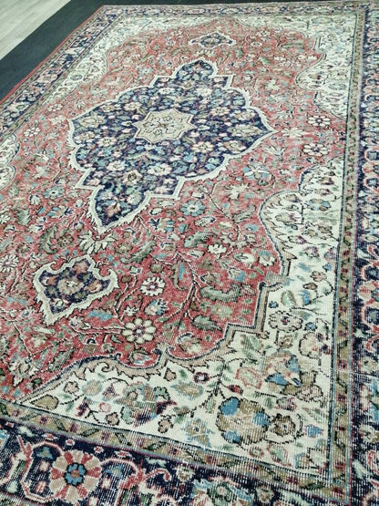 Vintage Persian Rug 6.9 x 10. 3 Muted Oushak Rug Muted Vintage  Rug Wool Oushak Rug Hand Made Rugs Vintage 7x10 Turkish Rug