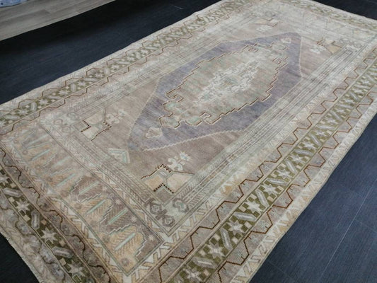Vintage Hand Made Rug, 5x9 Oushak Rug, Rustic Rug, Muted Rug, Vintage Turkish Rug, Oriental Rug, Vintage Rug,Soft Wool Purple Rug