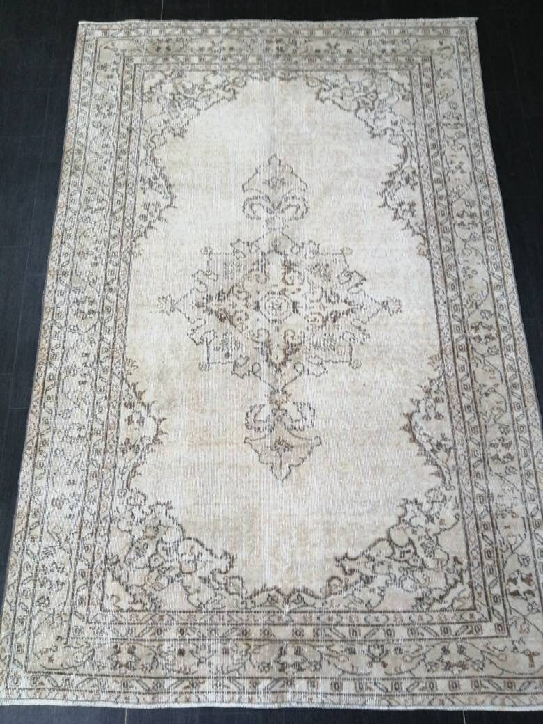 Neutral Vintage Turkish Rug 5.5 x 8.4 Neutral Vintage Persian Rug Muted Vintage Rug Wool Oushak Rug Hand Made Rugs Vintage Turkish