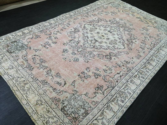 Soft Pink Vintage Turkish Rug 5.2 x 8.9 Vintage Persian Rug Muted Oriental Rug Wool Oushak Rug Hand Made Rugs Vintage Turkish
