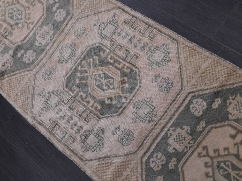 Muted Wool Vintage Runner Rug 2.5 x 9.5 Turkish Runner Rug Vintage Handmade Runner Rug Hallway Runner Rug Kitchen Runner Short Wool Runner