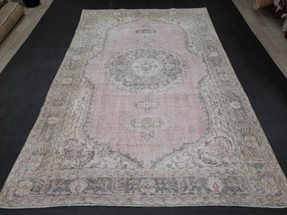 Vintage Persian Rug Unique Motif Rug 6 x 9.5 ft Persian Rug Vintage Hand Knotted Rug Eclectic Rug Hand Made Rug  Living room Rug Turkish rug