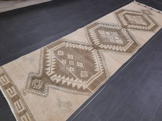 NEUTRAL Turkish RUNNER Rug Neutral 2.7 x 9.6 RUNNER Vintage Muted Short Runner Oriental Runner Rug, Turkish Runner Neutral Persian Runner