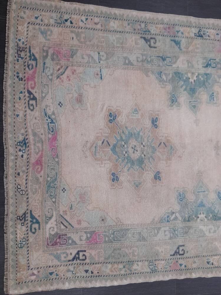 Muted OUSHAK RUG TURKISH Oushak Neutral Rug Vintage 4.7 x 8.9 Rug Wool Large Rug Hand Made Rugs Vintage Turkish Rug Vintage Living room rug