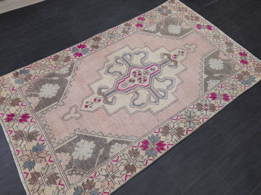 Vintage Rug TURKISH HAND MADE Rug Vintage Turkish 4 x 6m8 Rug Oushak Rug  Turkish Oushak Rug, Vintage Oushak Rug, Muted Wool Rug